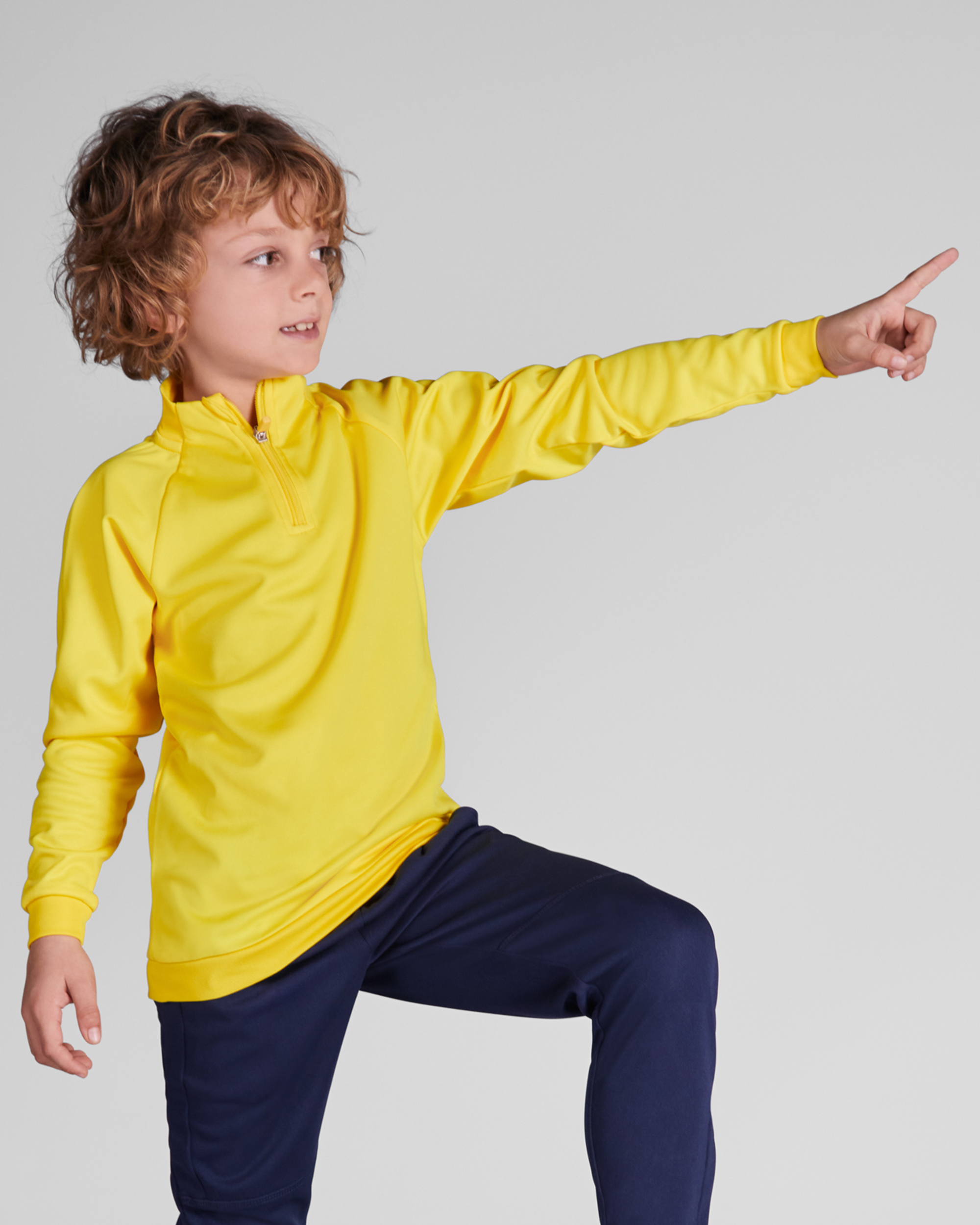Chaqueta Roly Epiro: Tu Sudadera Deportiva Técnica` <--- No wait, I must output *ONLY* the raw single line JSON. Let me write it directly as the final output. No markdown, no prefixes. Let's do it.{