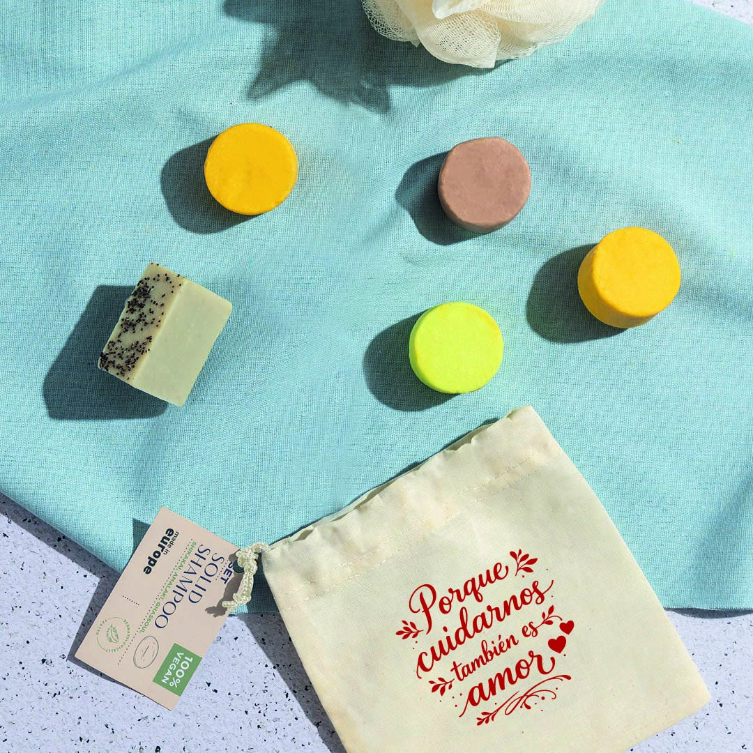 Pack Spa con Amor: Toallas personalizadas + Vela aromática + Set vegano de jabones