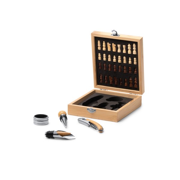 Set de vino con ajedrez y copas personalizadas Vino & Nosotros - Imagen 4